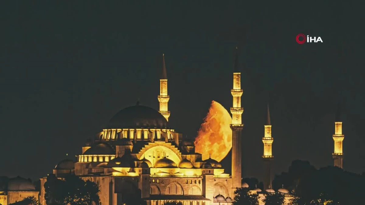 Süleymaniye Camii Yarım Ay ile Buluştu